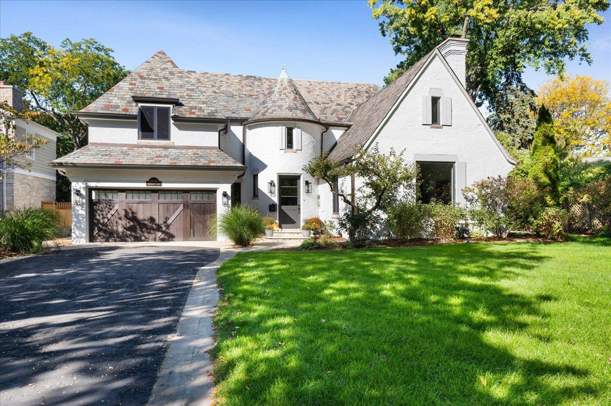 2604 Blackhawk Rd., Wilmette, IL 60091