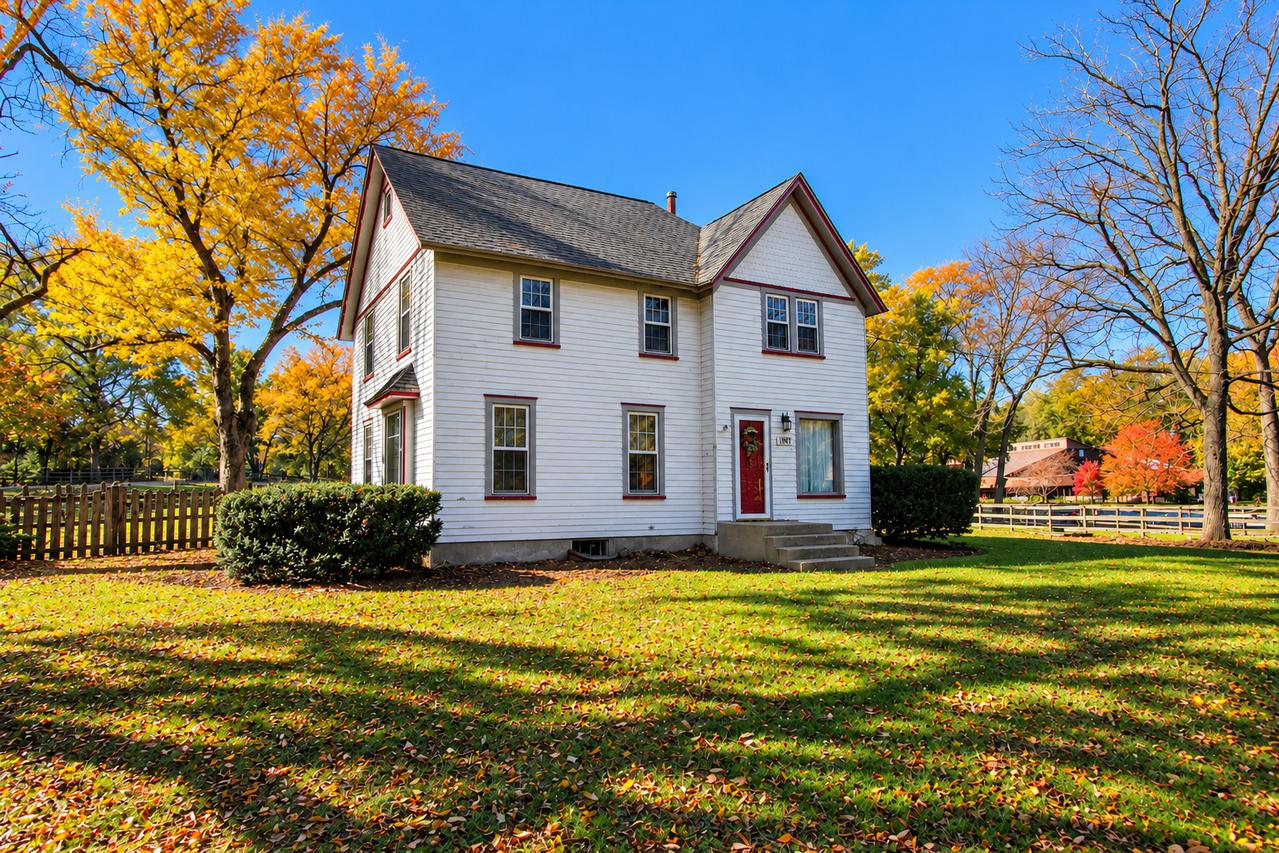 3017 Country Club Rd., Woodstock, IL 60098
