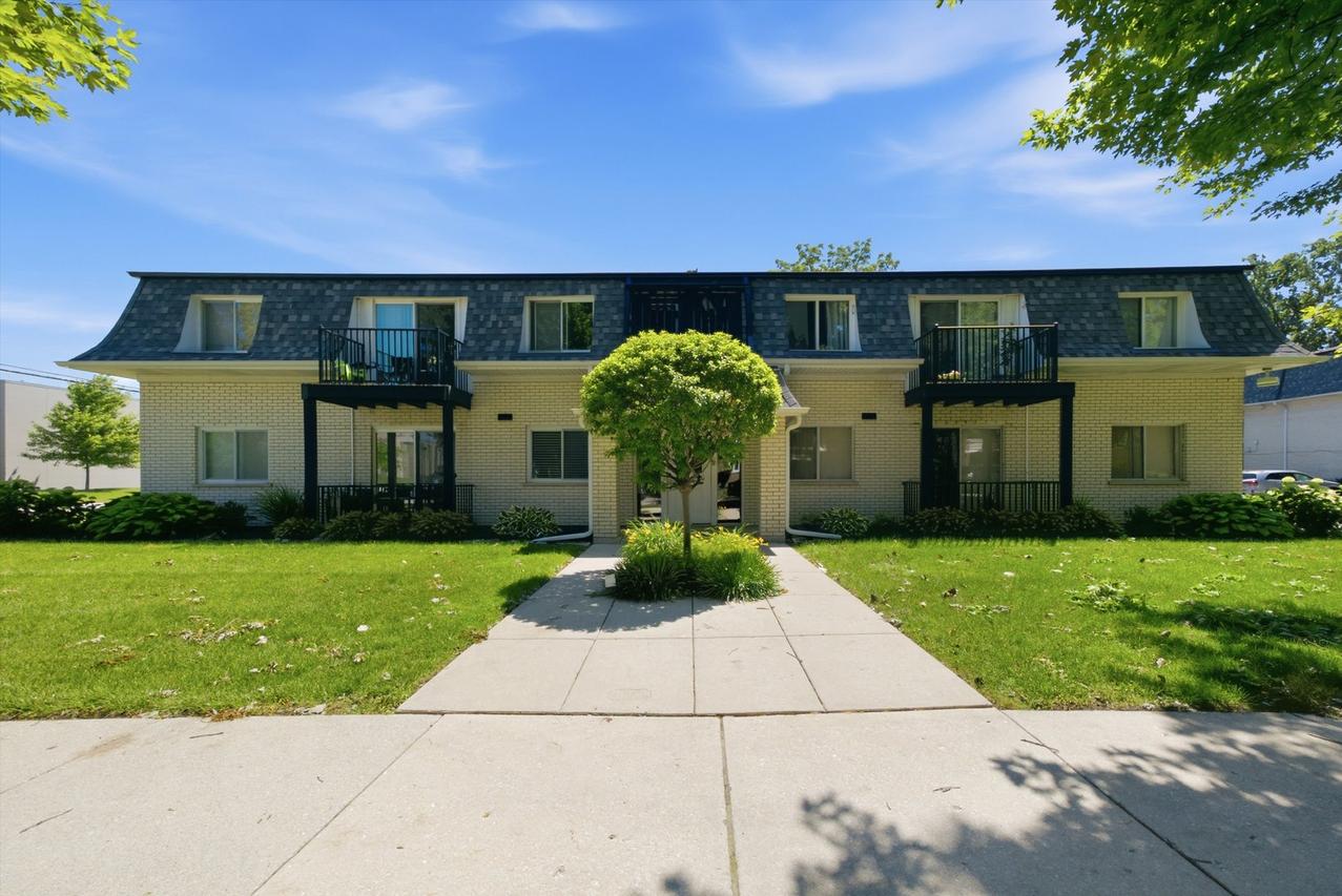 9601 S Karlov Ave. #101, Oak Lawn, IL 60453