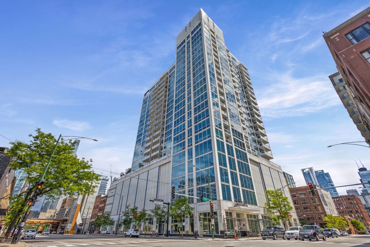 757 N Orleans St. #1901, Chicago, IL 60654