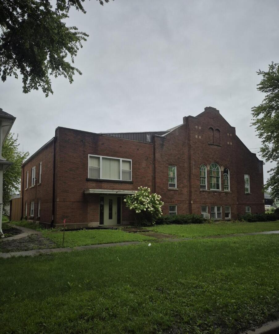 190 E Grove St., Sheldon, IL 60966