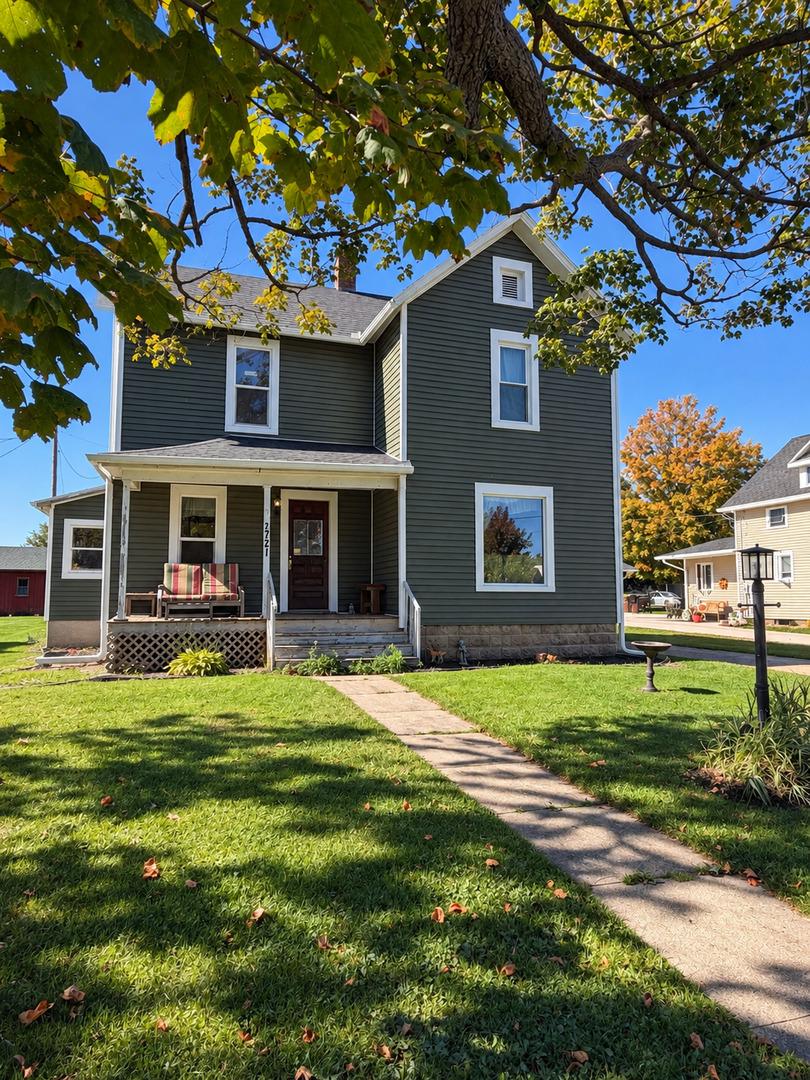 721 S Logan St., Lena, IL 61048