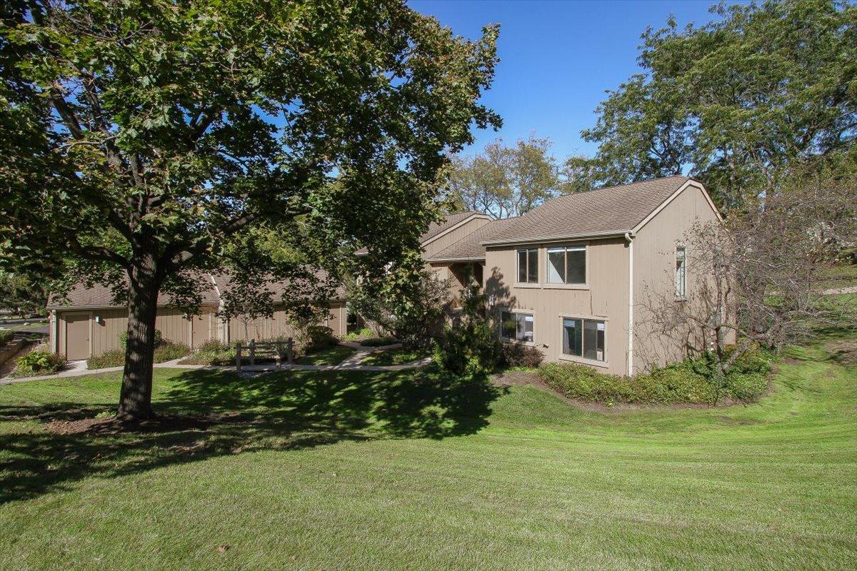 746B Oak Hill Rd. #C485SFR, Lake Barrington, IL 60010