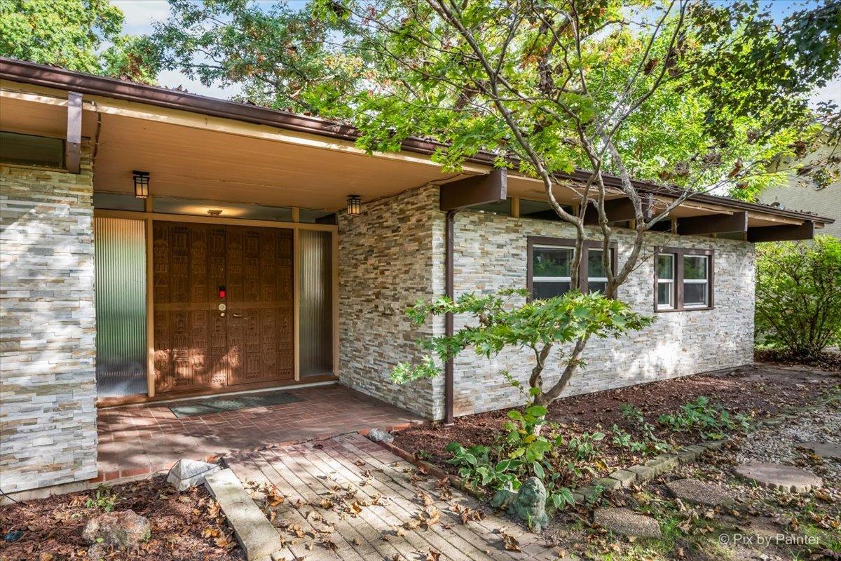6N081 Hillcrest Dr., Medinah, IL 60157