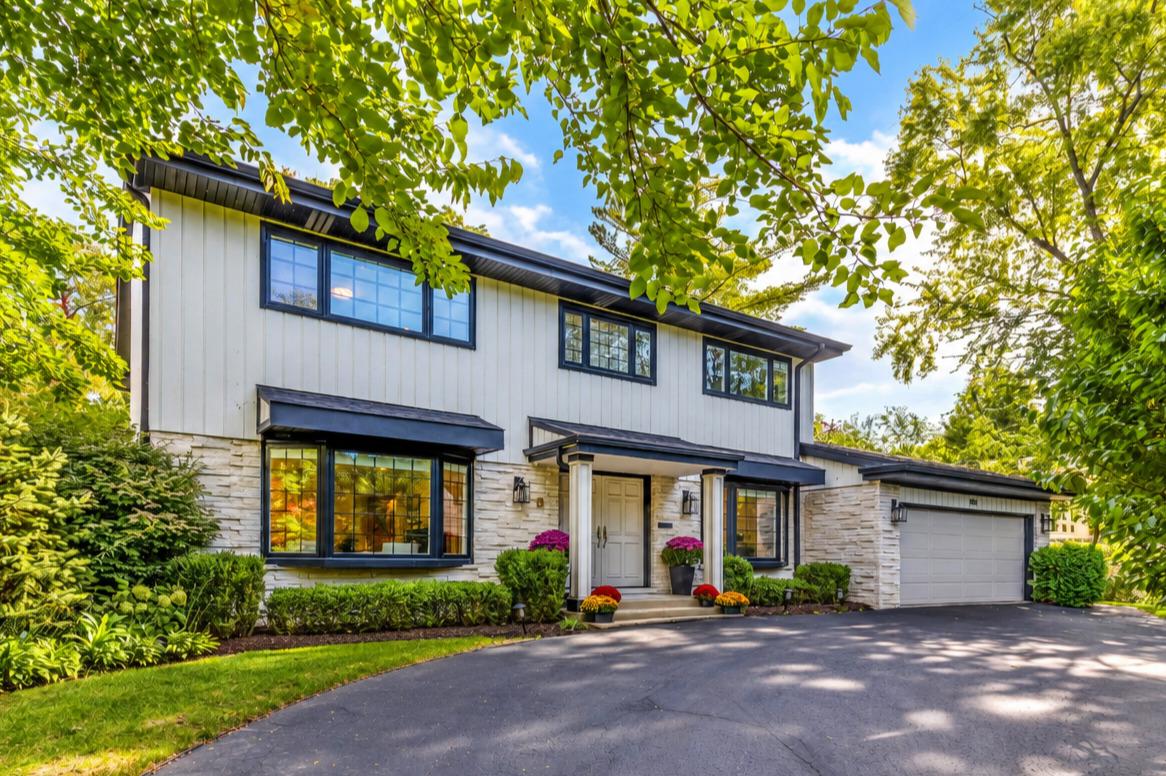 883 Oak Dr., Glencoe, IL 60022