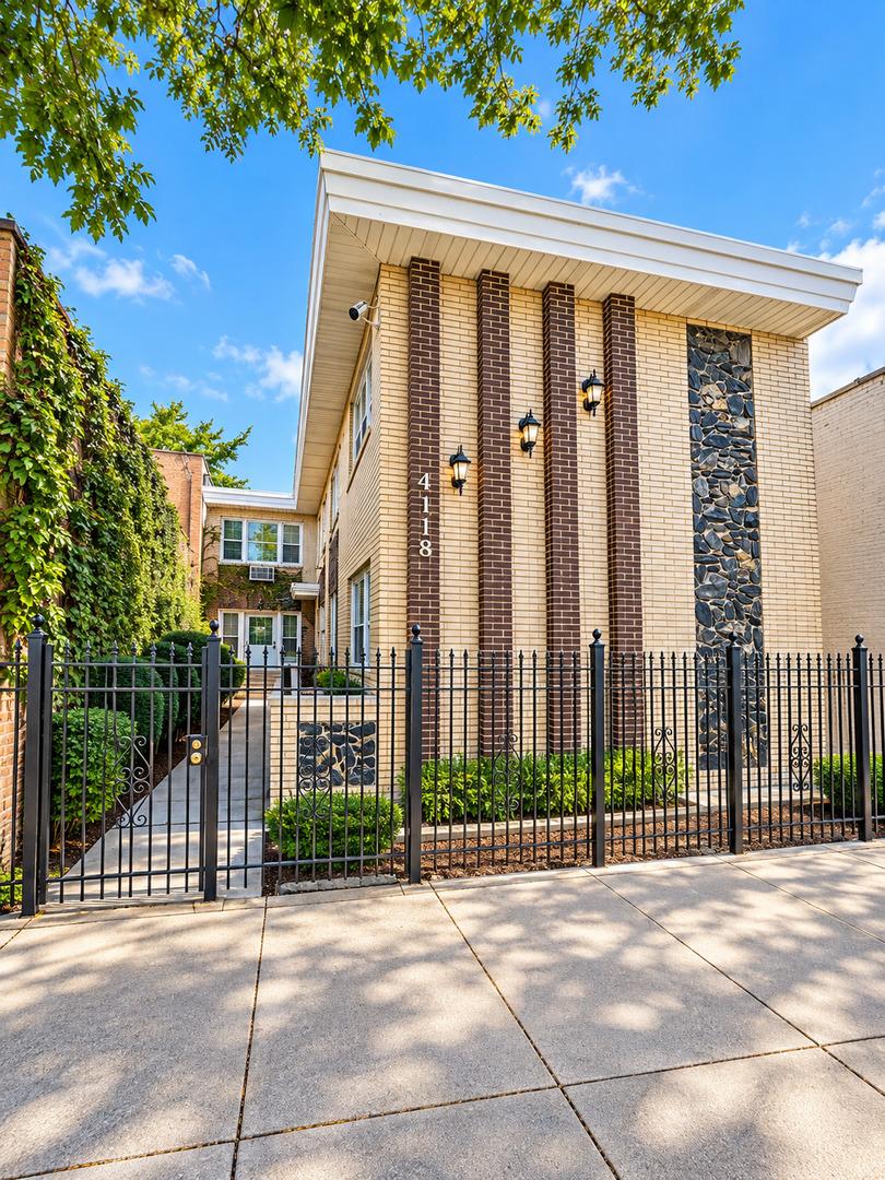 4118 W 63rd St., Chicago, IL 60629