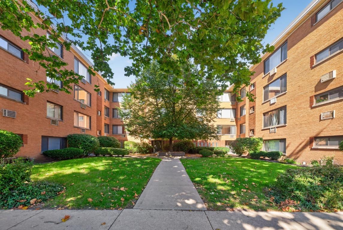 2710 W Lunt Ave. #107, Chicago, IL 60645