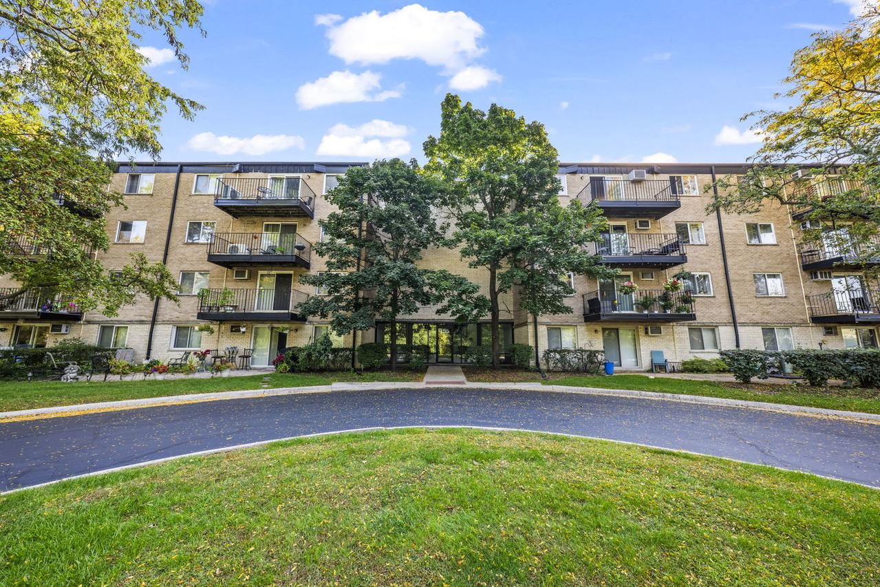 1215 N Waterman Ave. #3C, Arlington Heights, IL 60004