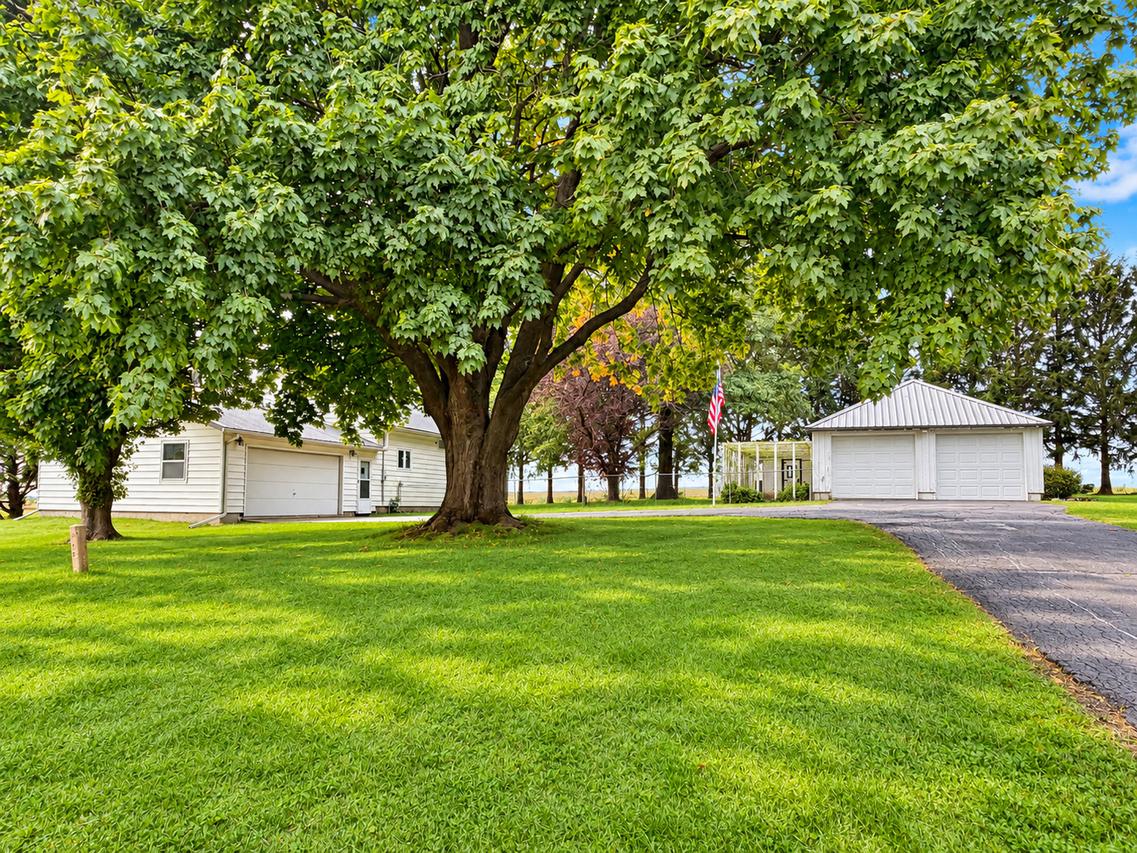 2622 S Bolton Rd., Freeport, IL 61032