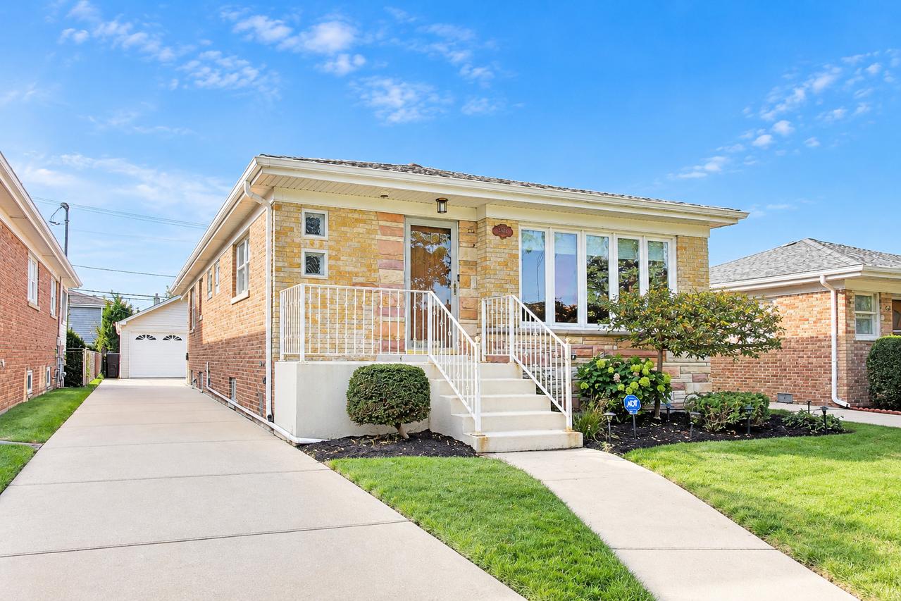 8329 W Sunnyside Ave., Norridge, IL 60706