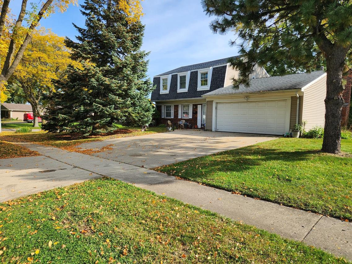25 Emerson Dr., Schaumburg, IL 60194