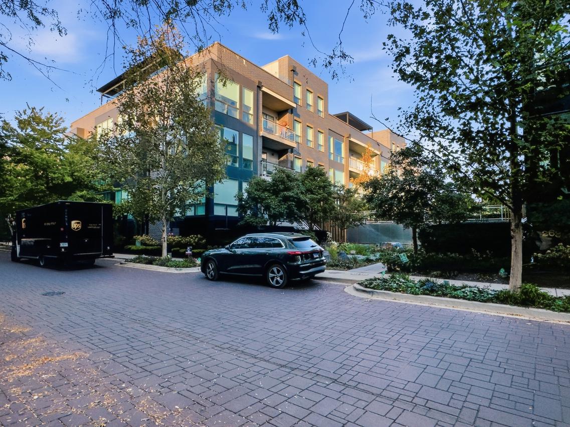 2643 N Hermitage Ave. #105, Chicago, IL 60614