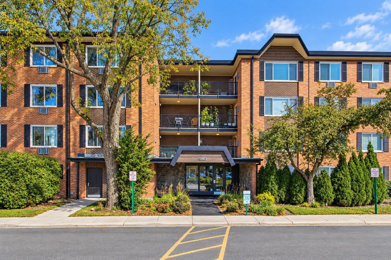 1207 S Old Wilke Rd. #210, Arlington Heights, IL 60005