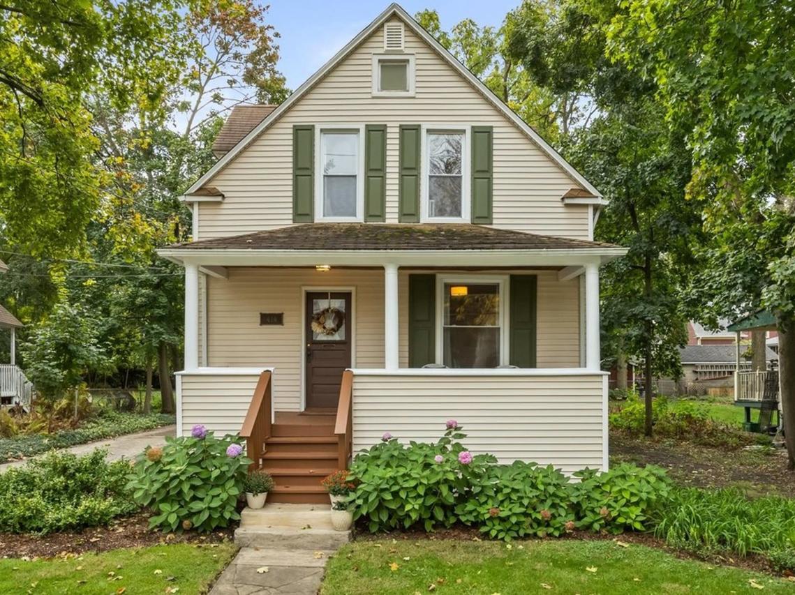 414 E Liberty Dr., Wheaton, IL 60187