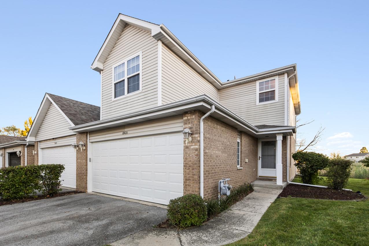 8421 Stratford Dr., Tinley Park, IL 60487