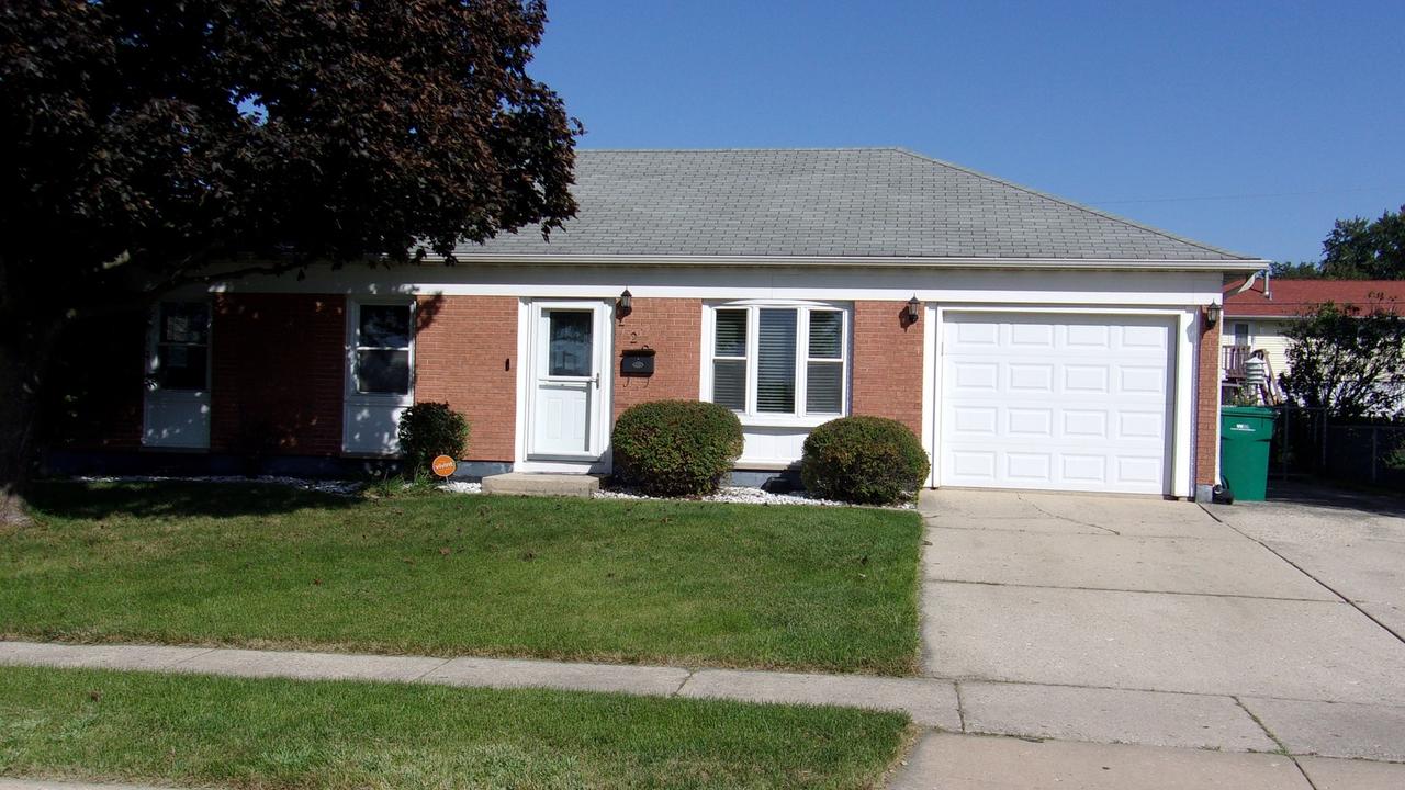 726 Newland Ave., Romeoville, IL 60446