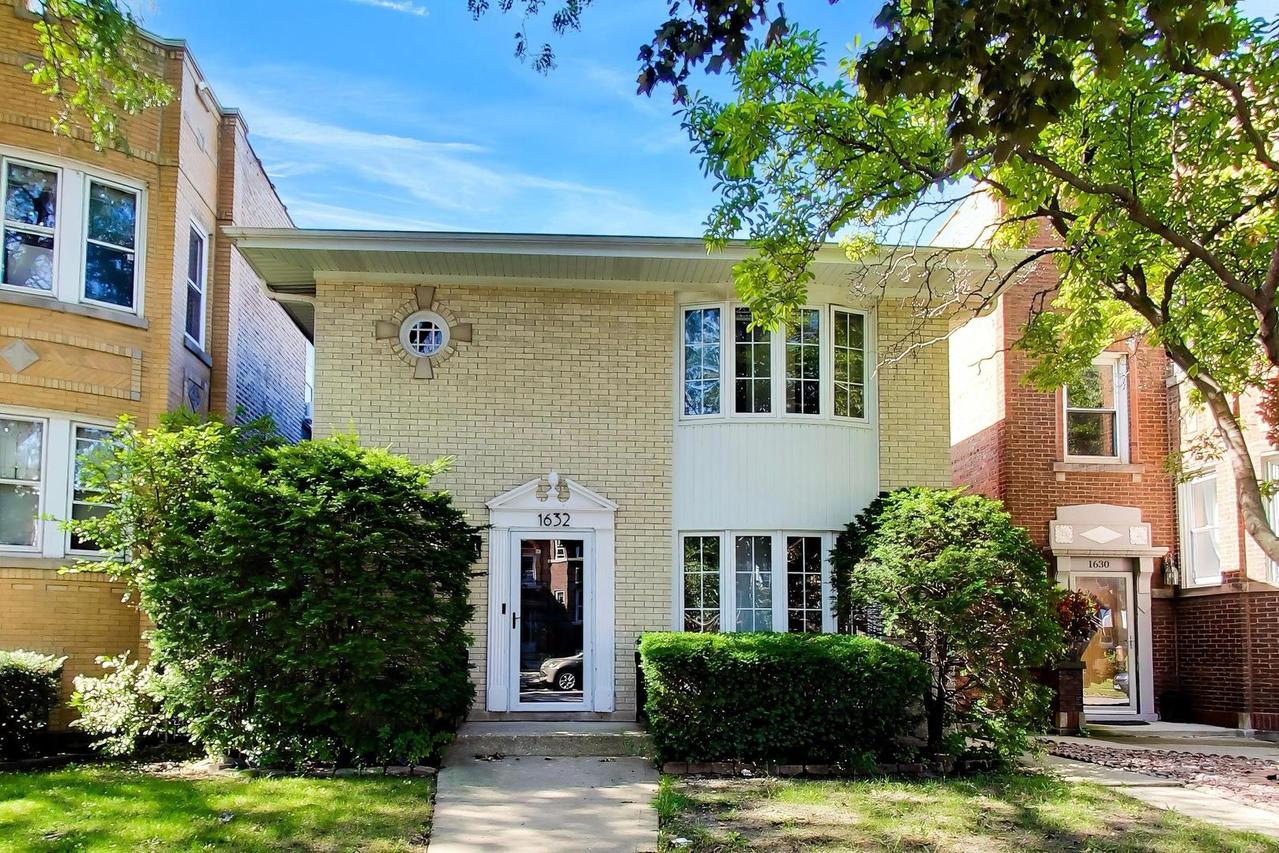1632 Wesley Ave., Berwyn, IL 60402