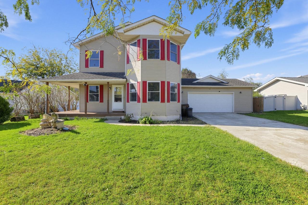 152 E First St., Manteno, IL 60950