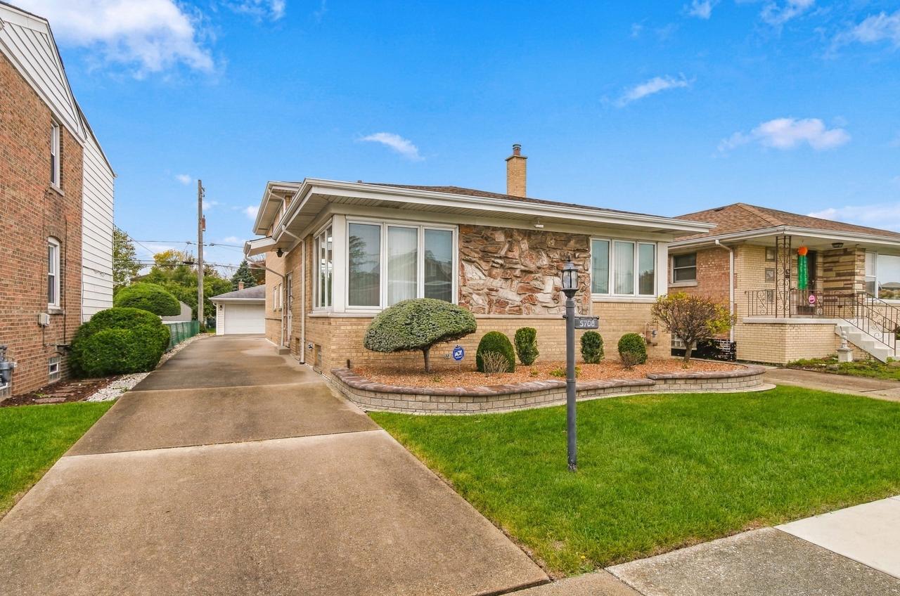 5708 S Newcastle Ave., Chicago, IL 60638