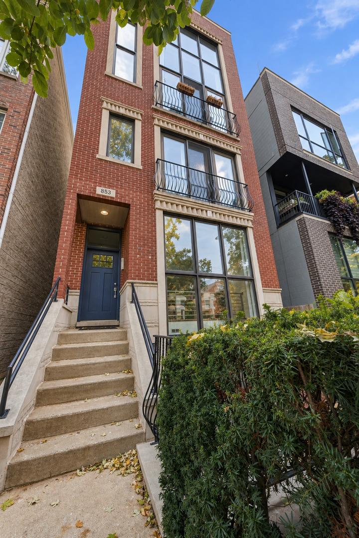 853 N Wood St. #1, Chicago, IL 60622