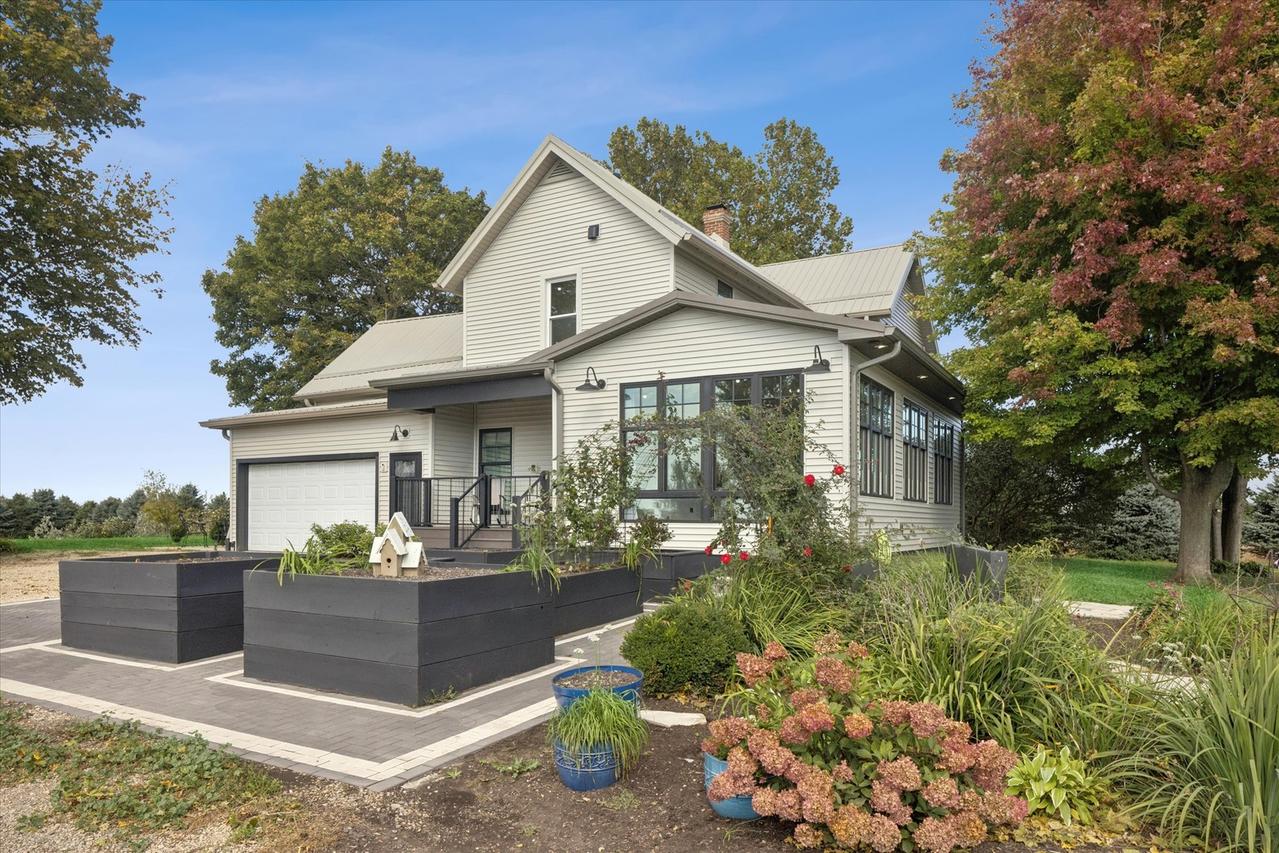 15821 Lynch Rd., Dekalb, IL 60115