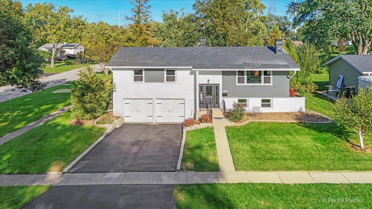 6300 Winston Dr., Woodridge, IL 60517