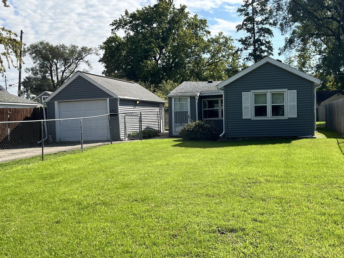 242 29th Ave., East Moline, IL 61244