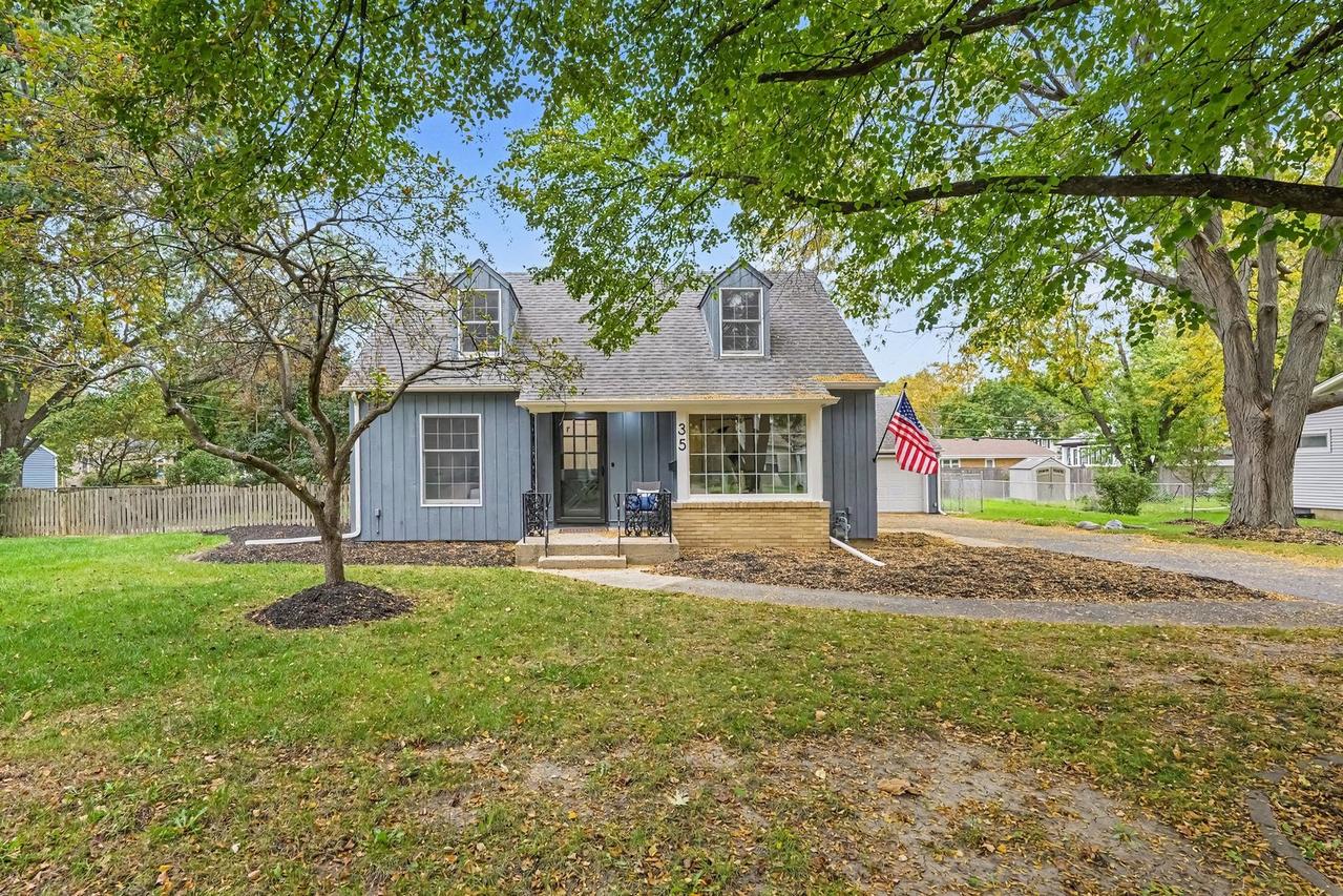 35 S Westlawn Ave., Aurora, IL 60506
