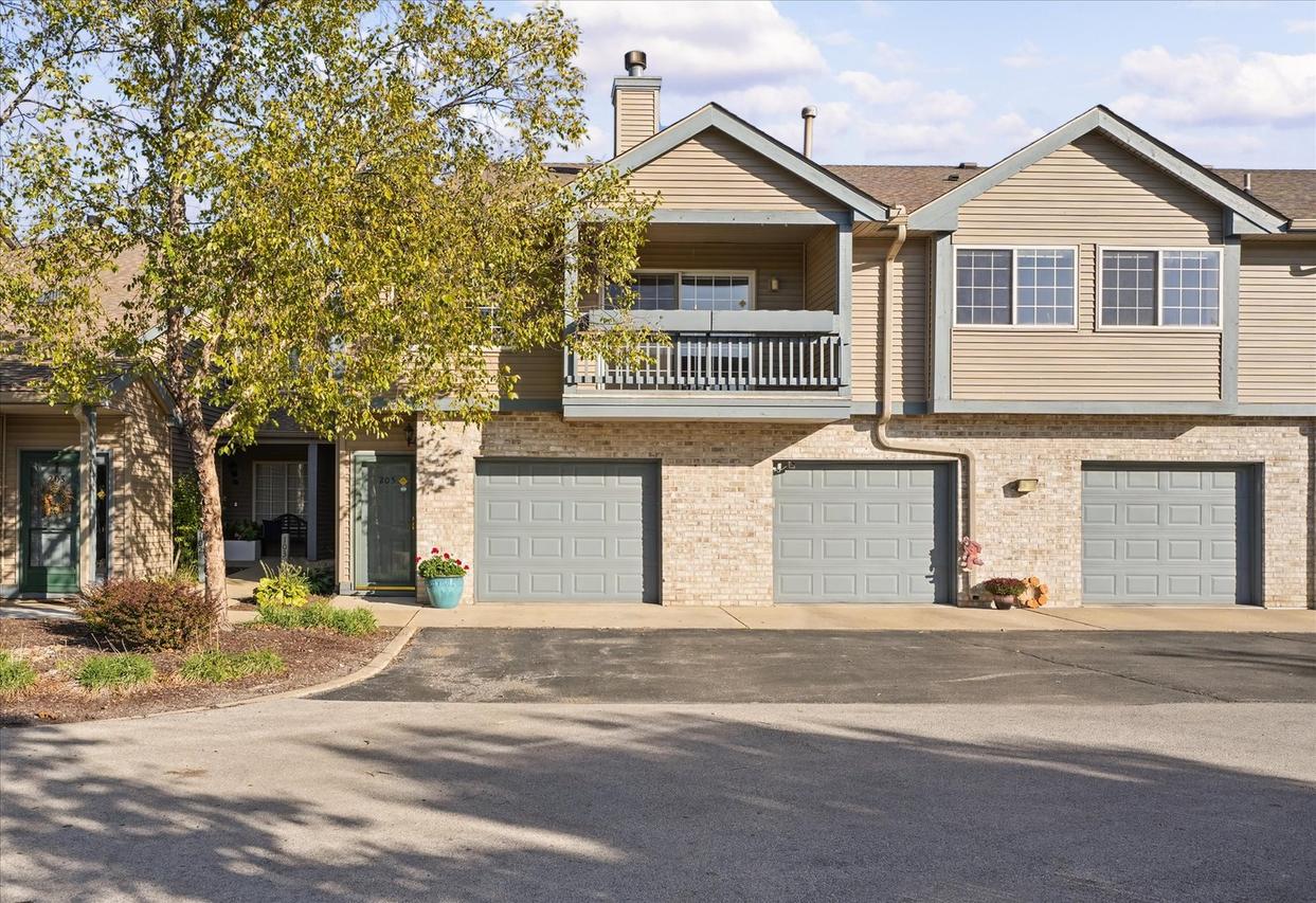 2402 Windward Blvd. #205, Champaign, IL 61821