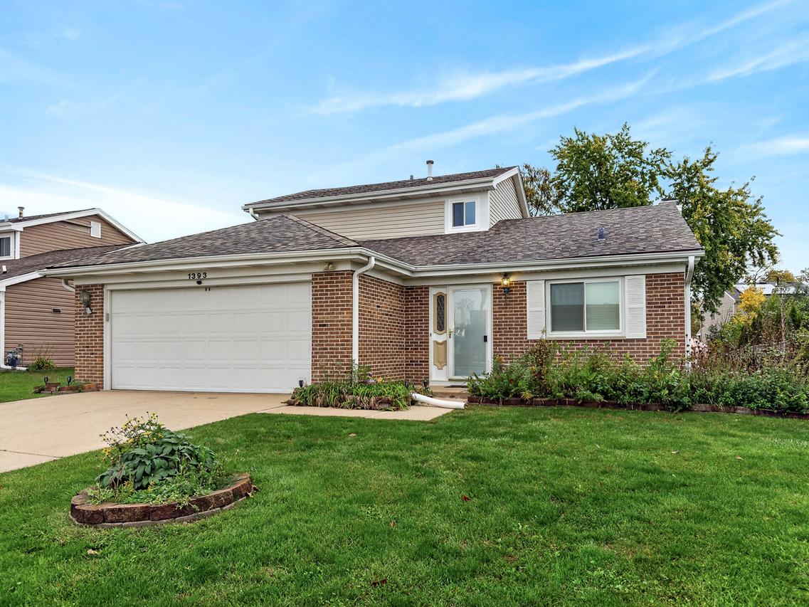 1393 Spring Valley Dr., Carol Stream, IL 60188