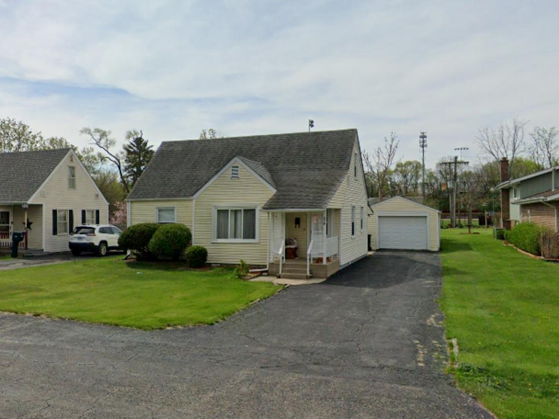210 E 4th Ave., New Lenox, IL 60451