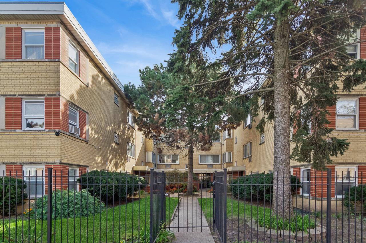 7315 N Oakley Ave. #2A, Chicago, IL 60645