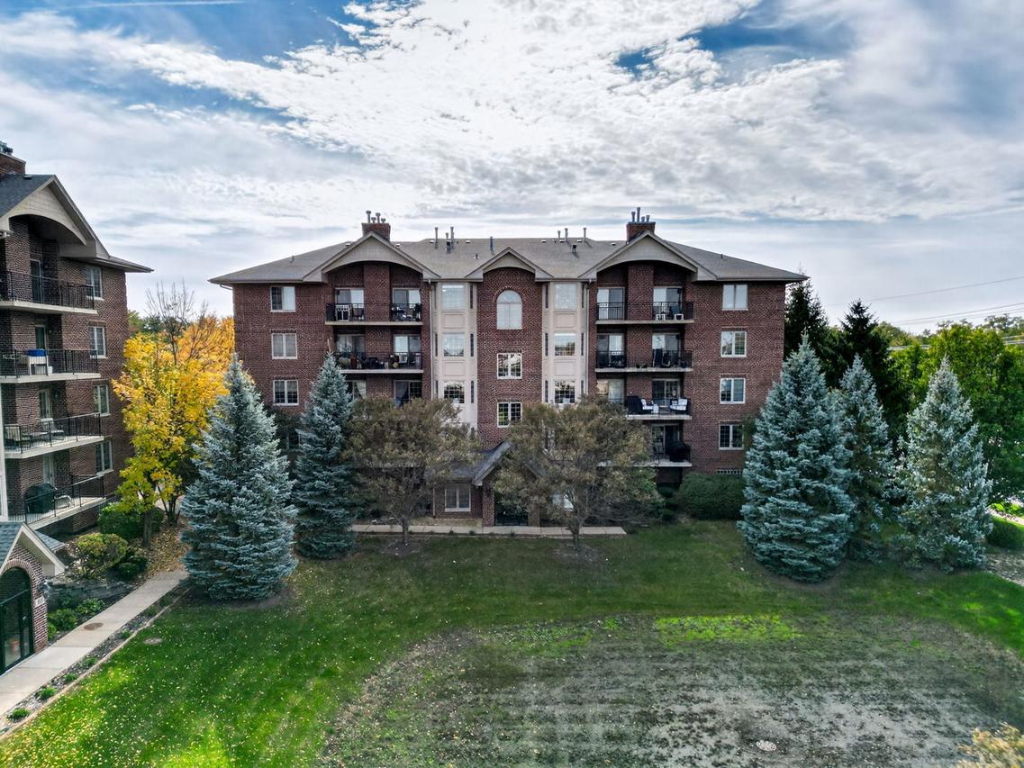 6675 S Cass Ave. #4C, Westmont, IL 60559