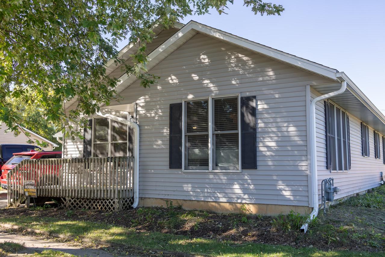 100 Adams St., Ridott, IL 61067