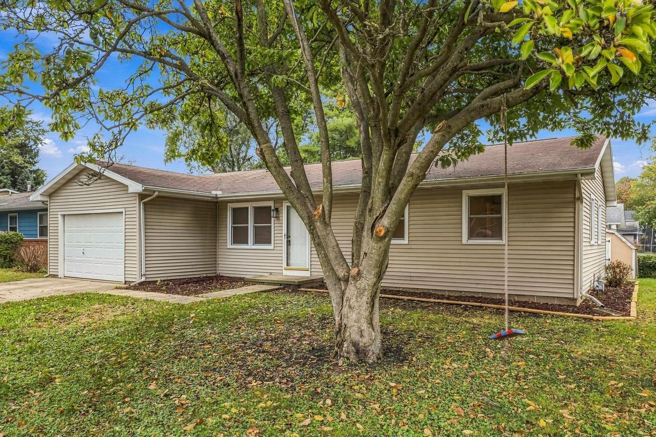 1812 Stratford Dr., Champaign, IL 61821