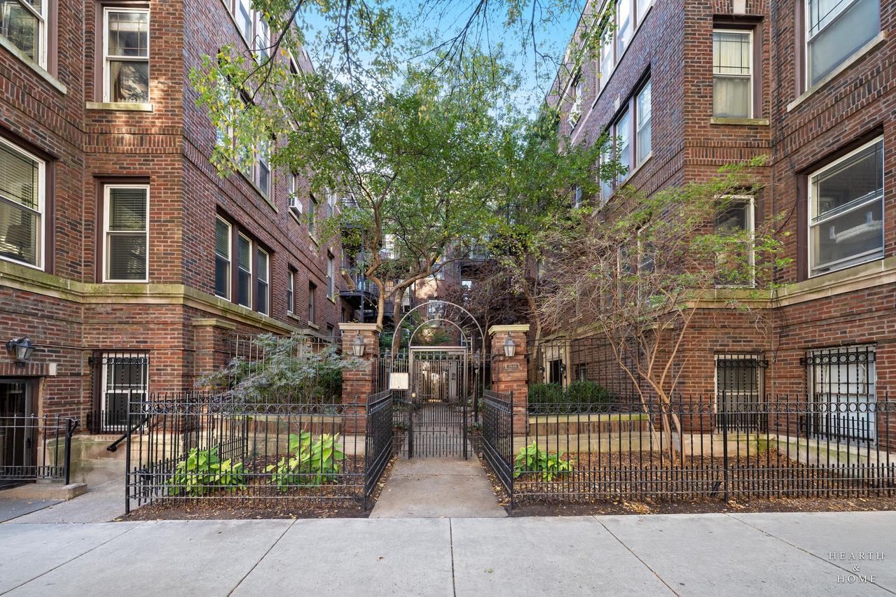 3648 N Pine Grove Ave. #3J, Chicago, IL 60613