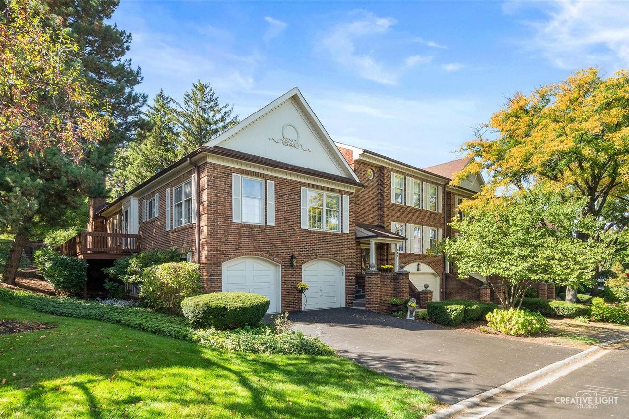 843 Seminary Cir., Glen Ellyn, IL 60137