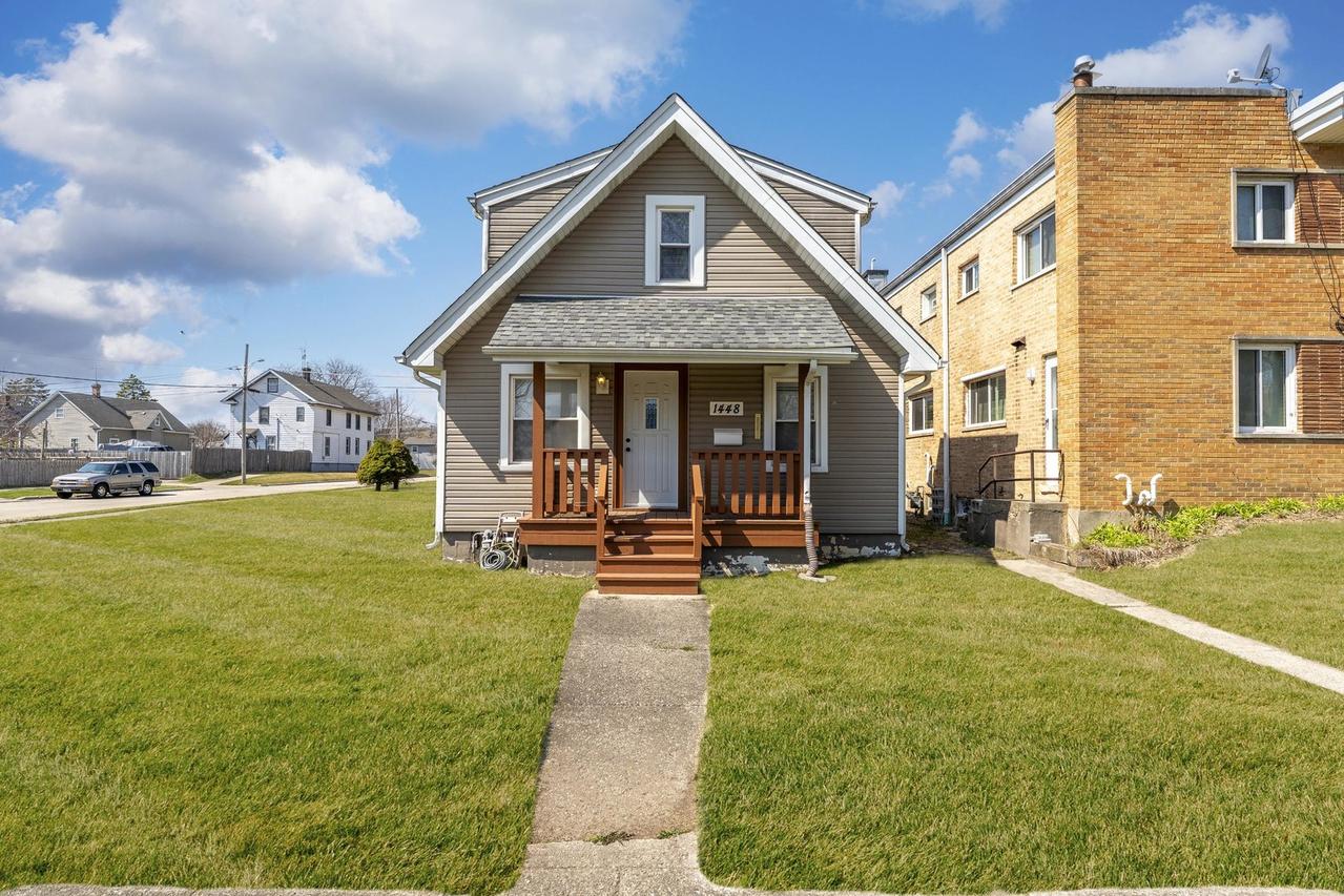 1448 Hervey Ave., North Chicago, IL 60064
