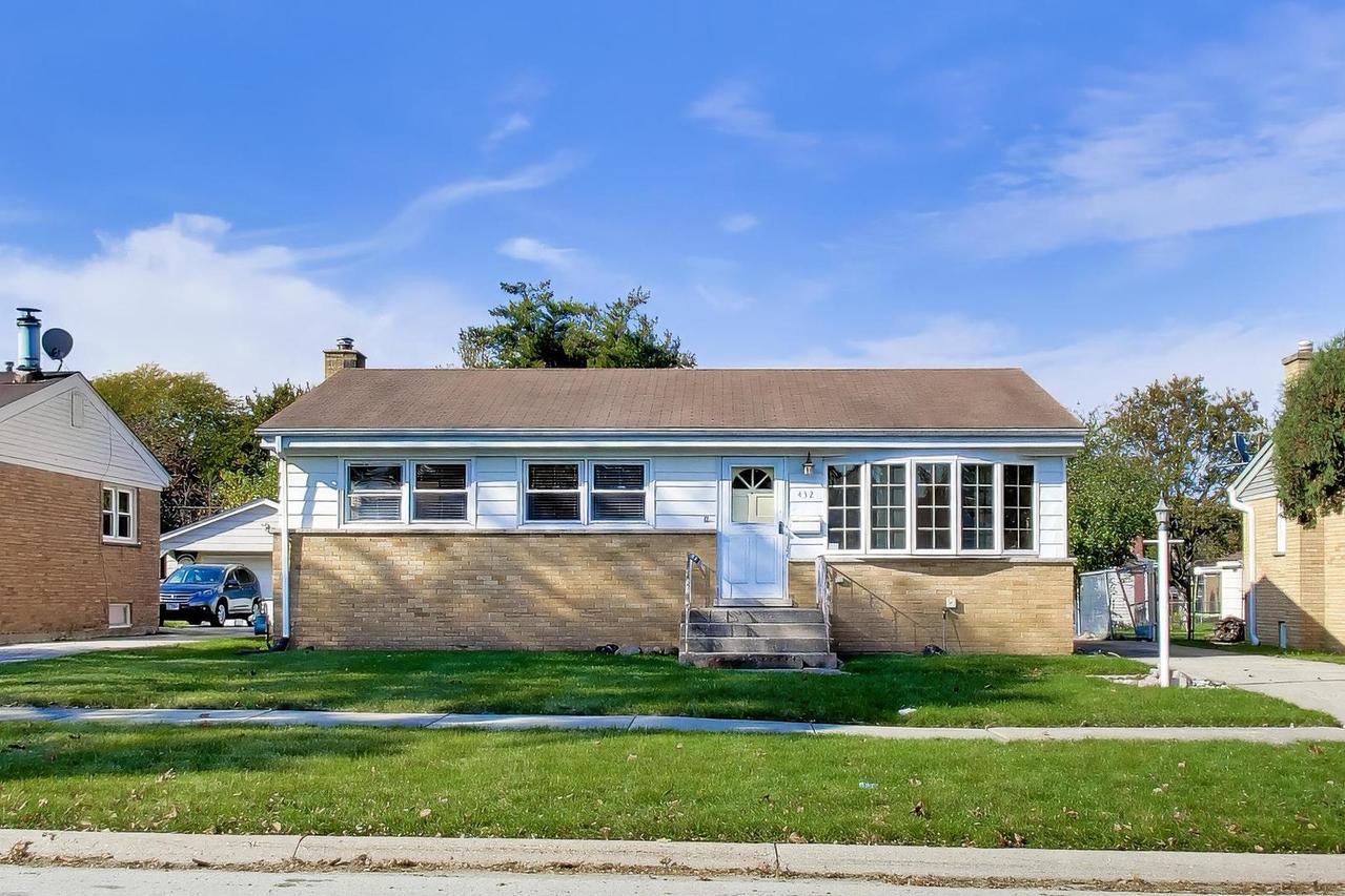 432 Vassar Ln., Des Plaines, IL 60016