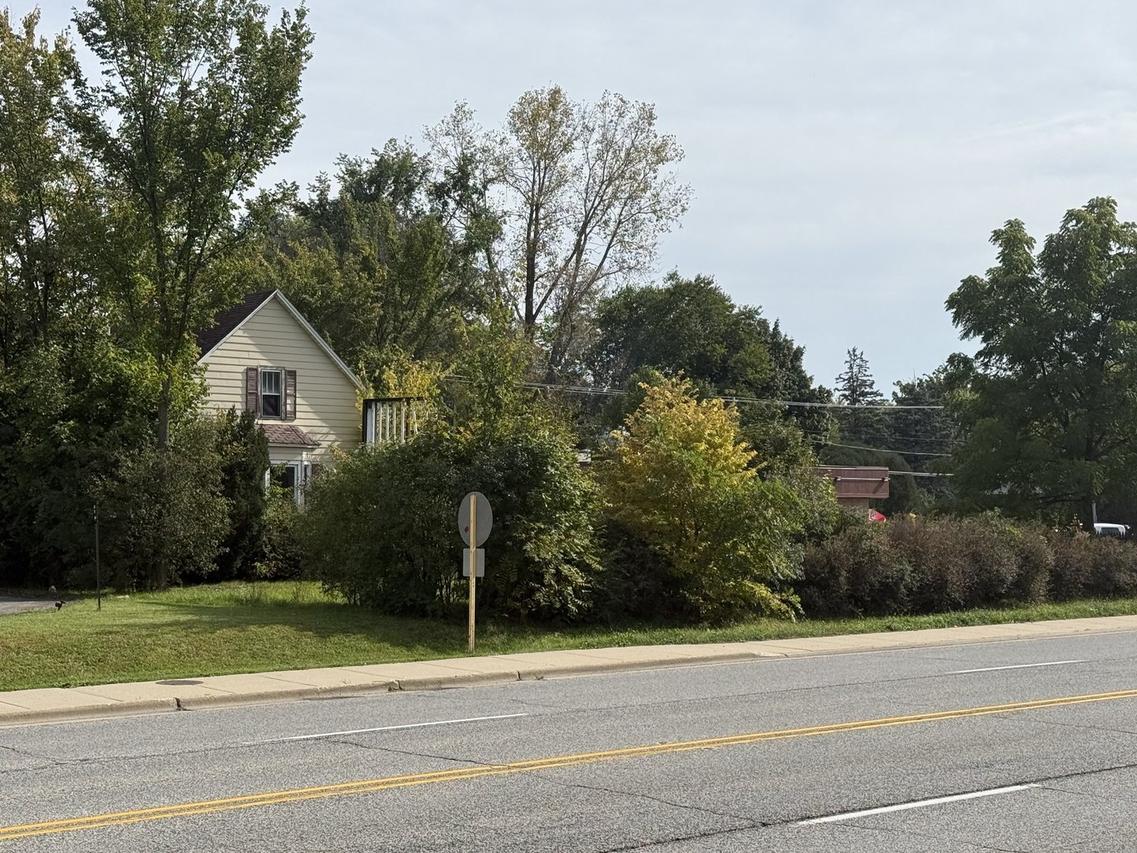 826 Smith Ave., Lake Bluff, IL 60044