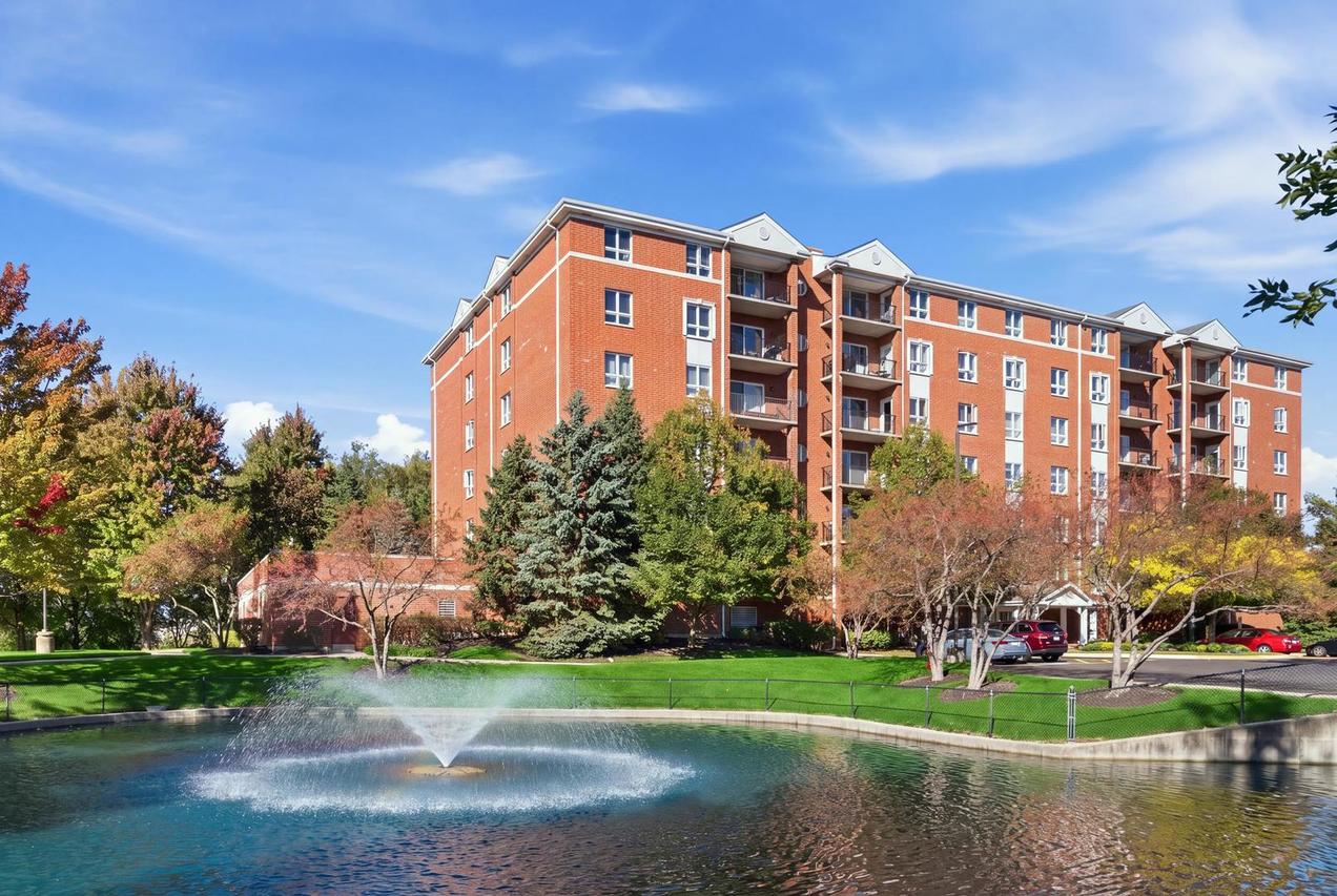 190 N Milwaukee Ave. #303, Wheeling, IL 60090