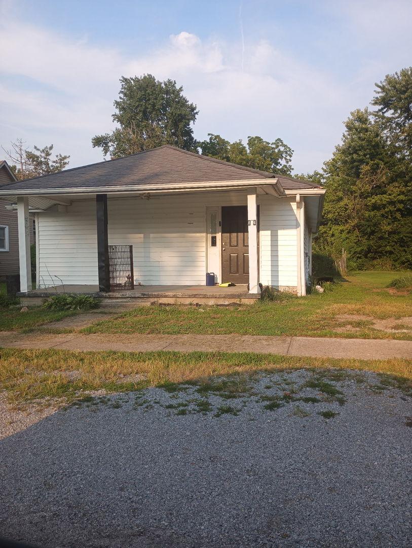 804 S 12 St., Herrin, IL 62948