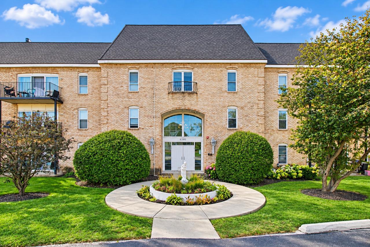 5201 Carriageway Dr. #C210, Rolling Meadows, IL 60008