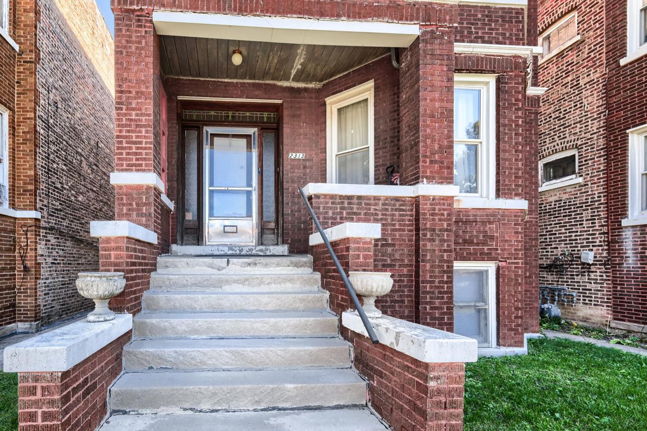 2313 S 61st Ct., Cicero, IL 60804