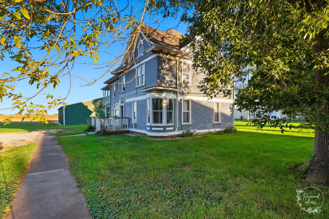 19 N Green St., Piper City, IL 60959