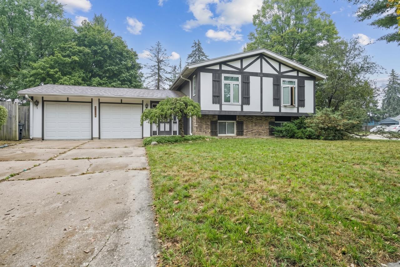 1013 Cardiff Dr., Crystal Lake, IL 60014
