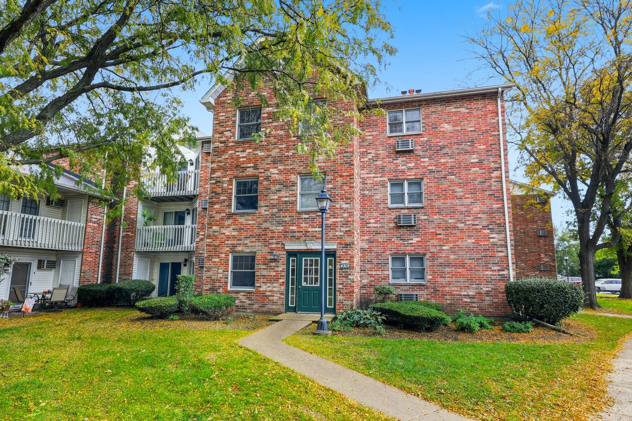 4305 W Shamrock Ln. #1D, Mchenry, IL 60050