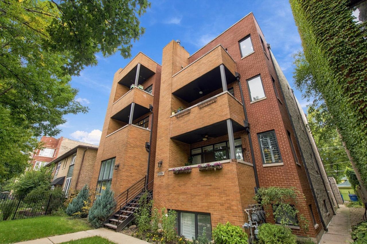 1528 W Jonquil Ter. #C2, Chicago, IL 60626
