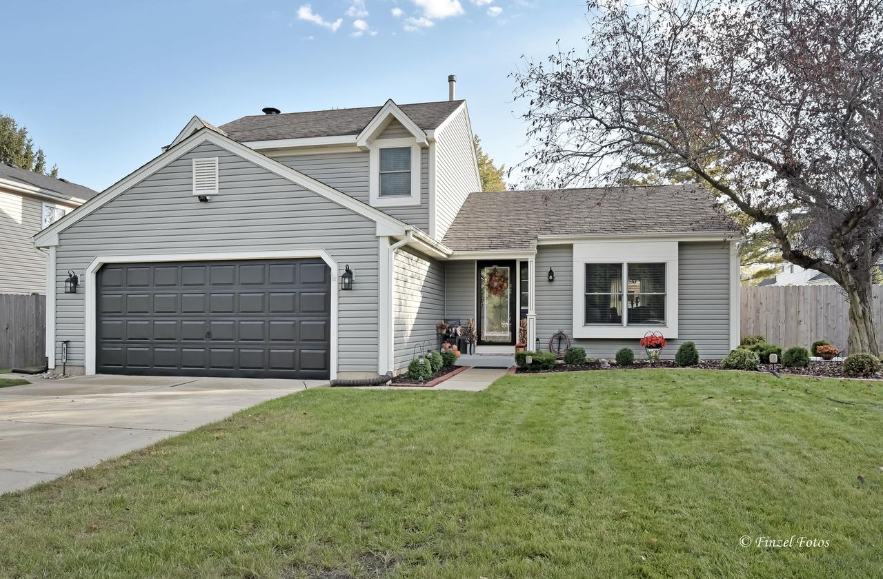 873 Dartmoor Dr., Crystal Lake, IL 60014