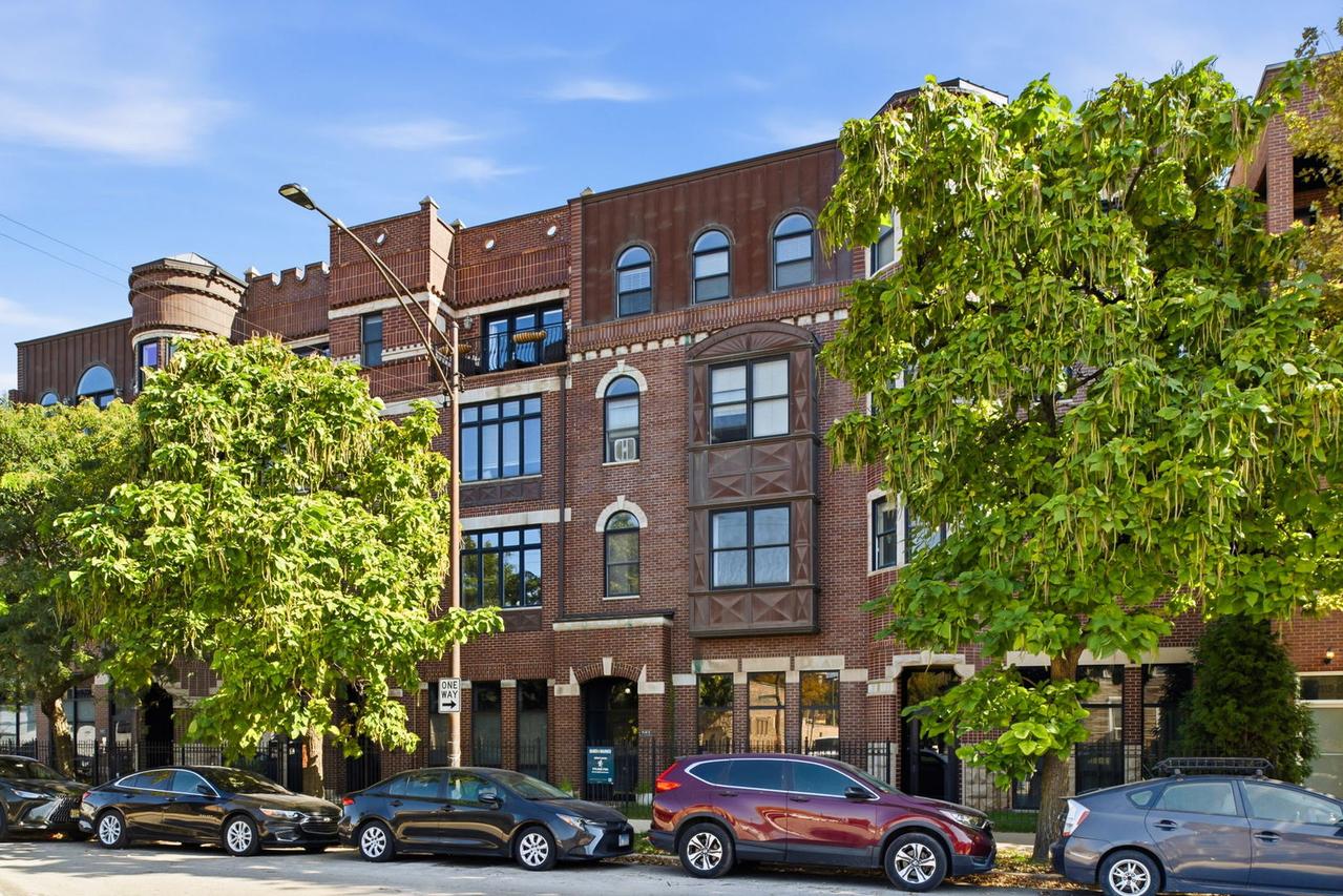 523 N Racine Ave. #4, Chicago, IL 60642